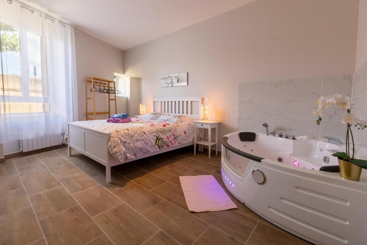 Apartamento LOC TROTTEUR LE CACAO - Balnéo, Gare Lourdes Exterior foto