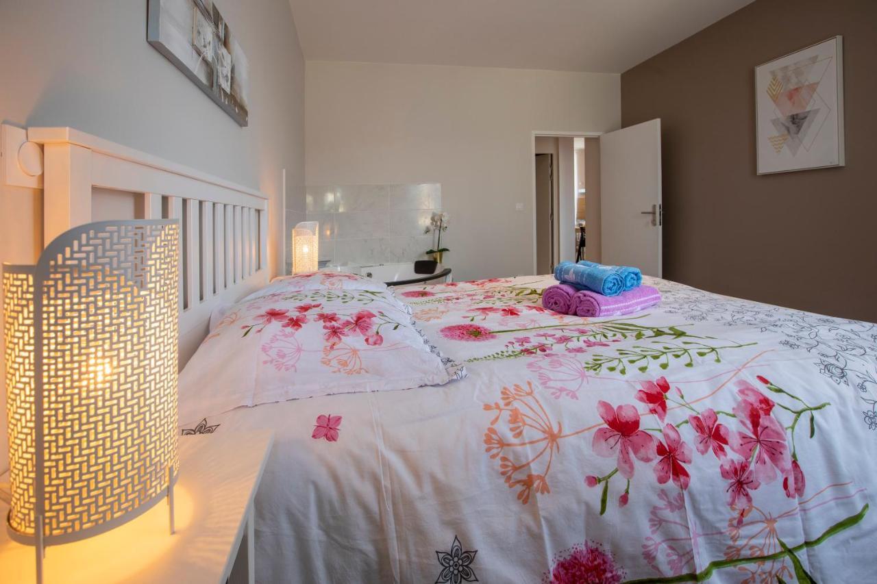 Apartamento LOC TROTTEUR LE CACAO - Balnéo, Gare Lourdes Exterior foto